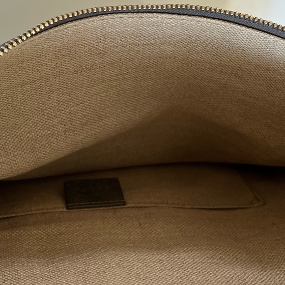 Gucci Lucy Foldover Clutch with Bamboo accent and Tassel - Picture 4 of 5